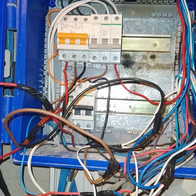 Trabajo de Full Service Pinamar: tablero eléctrico